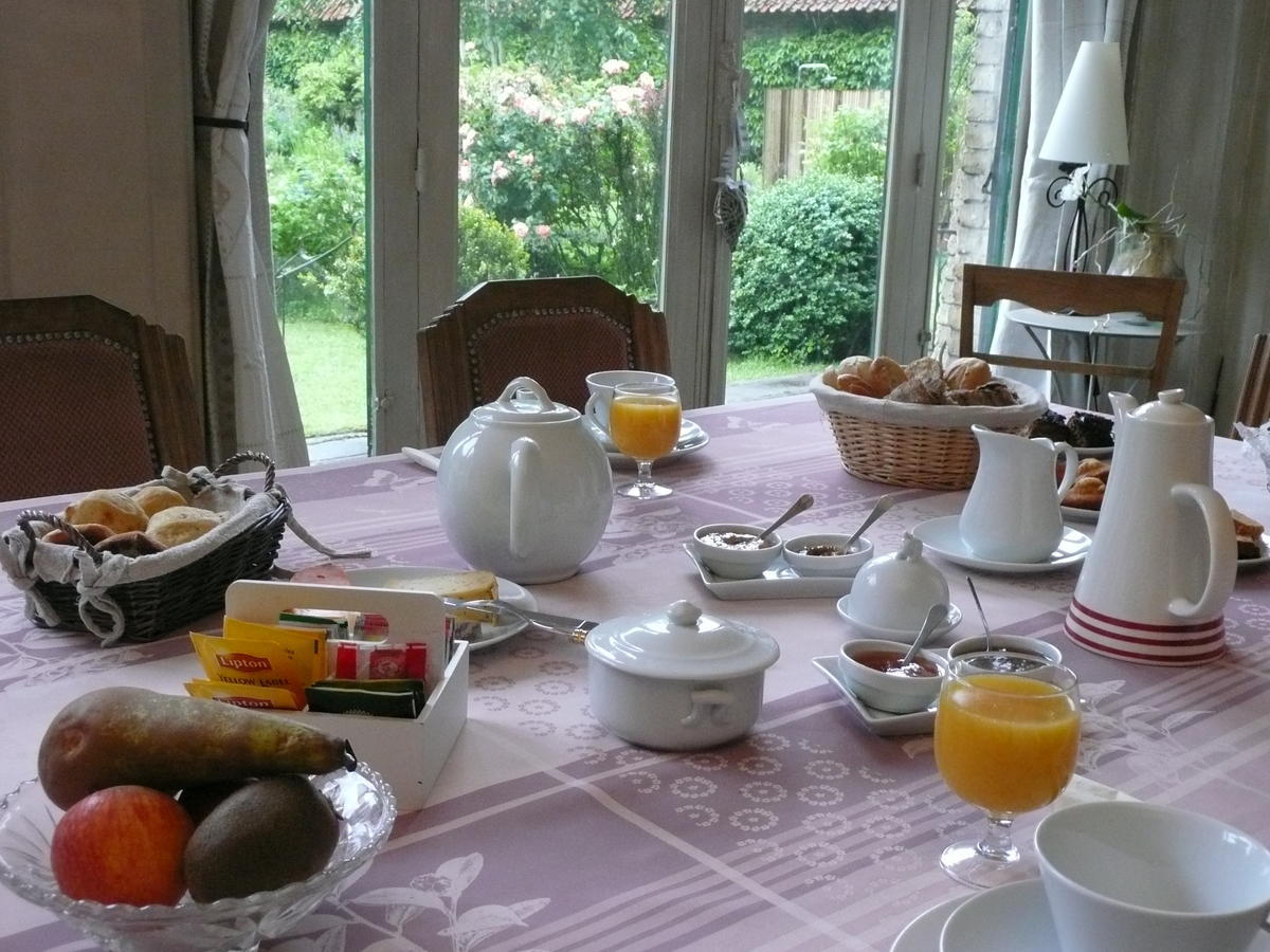 Manoir De Bois En Ardres Bed and Breakfast Exterior foto